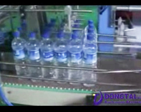 礦泉水自動熱收縮包裝機(袖口式)BMD-800A視（shì）頻（pín）